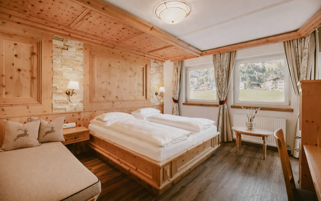 Hotel Zimmer: Doppelzimmer »Junior Zirbe« | 35 qm - 1 Raum