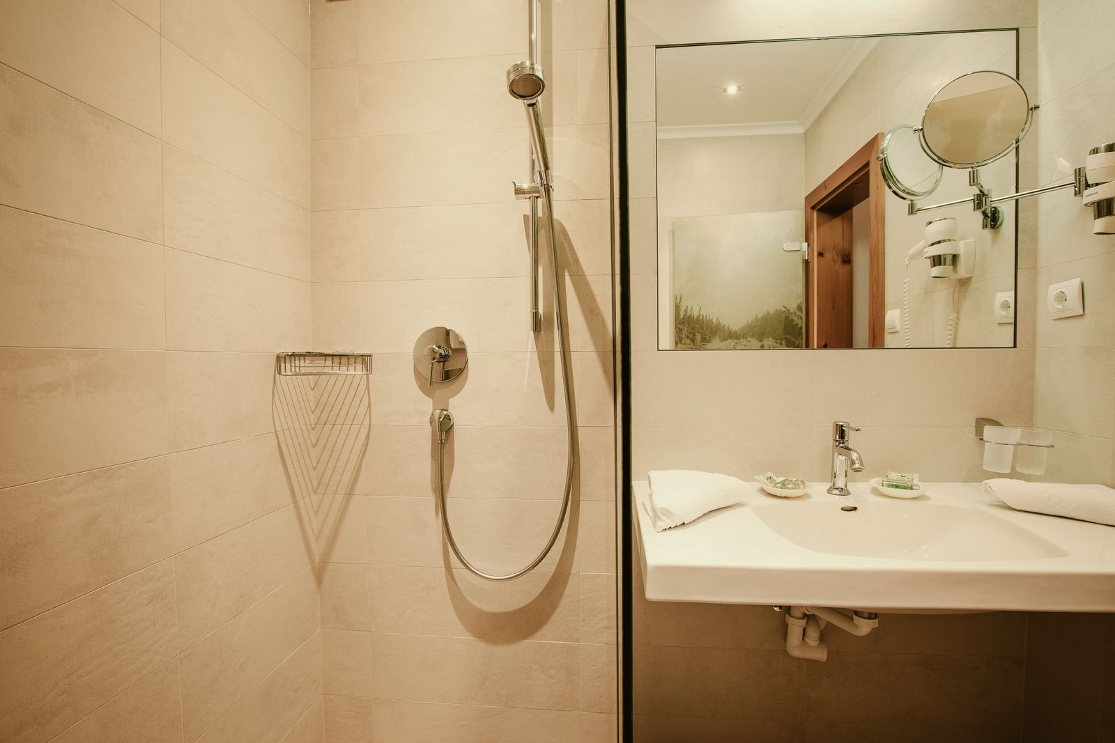 Doppelzimmer »Komfort« image 3 - Familotel Stubaital Alpenhotel Kindl