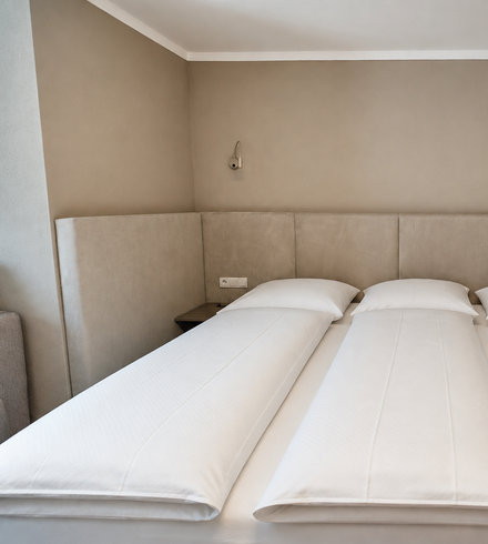 Doppelzimmer »Premium Deluxe« thumbnail 1 - Familotel Stubaital Alpenhotel Kindl