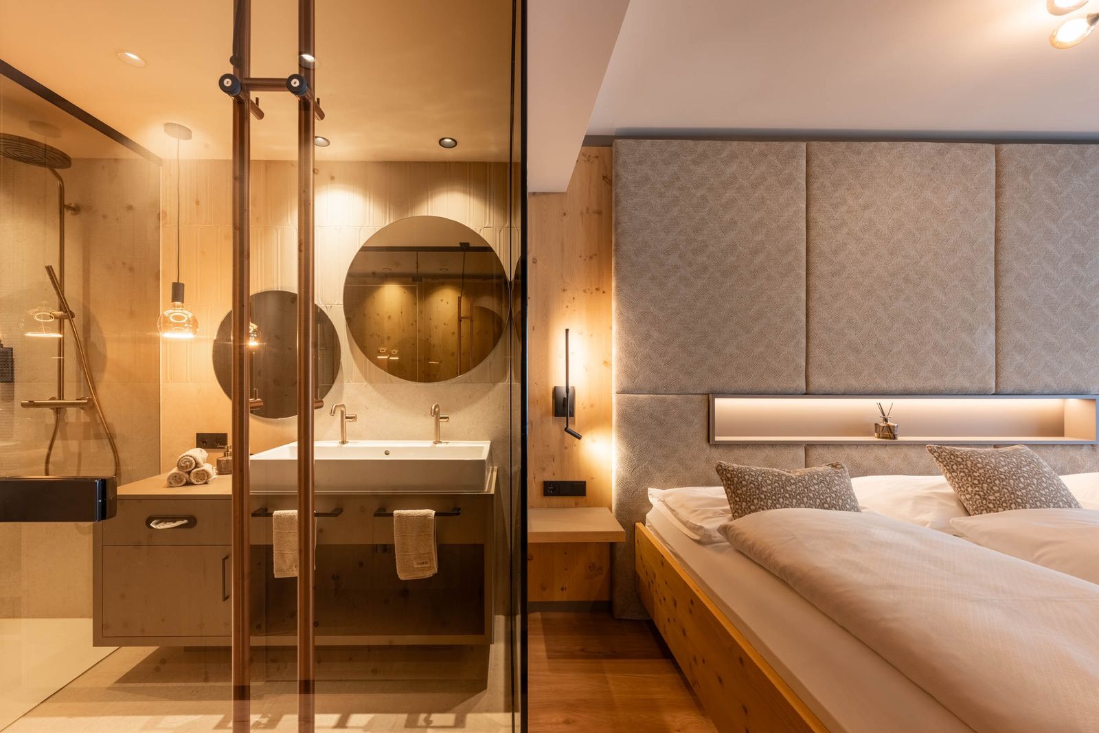 Familiensuite »Superior Zirbe« image 1 - Familotel Stubaital Alpenhotel Kindl