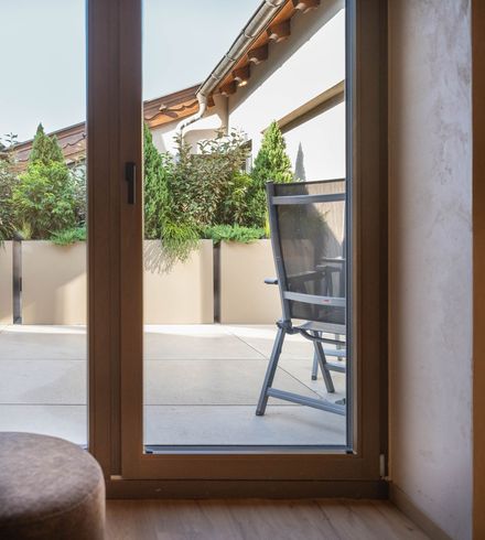 Familiensuite »Premium Zirbe mit privatem Innenhof« thumbnail 11 - Familotel Stubaital Alpenhotel Kindl