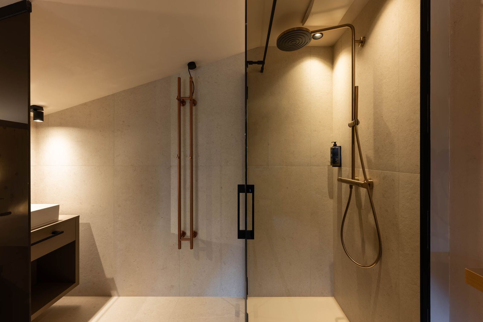 Familiensuite »Premium Zirbe mit privatem Innenhof« image 16 - Familotel Stubaital Alpenhotel Kindl