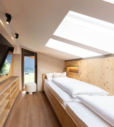 Familiensuite »Junior Zirbe« thumbnail 5 - Familotel Stubaital Alpenhotel Kindl