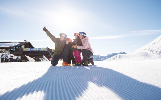 Familotel Stubaital Alpenhotel Kindl: Gletscher Skigaudi im Frühling