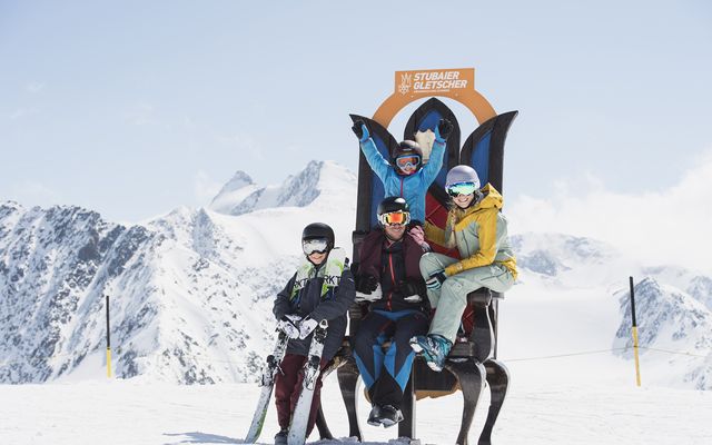 Familotel Stubaital Alpenhotel Kindl: Carnival in the snow