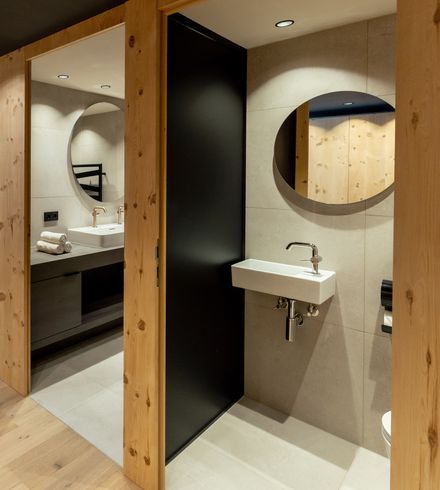 NEW! Double room »Premium Zirbe« image 3 - Familotel Stubaital Alpenhotel Kindl