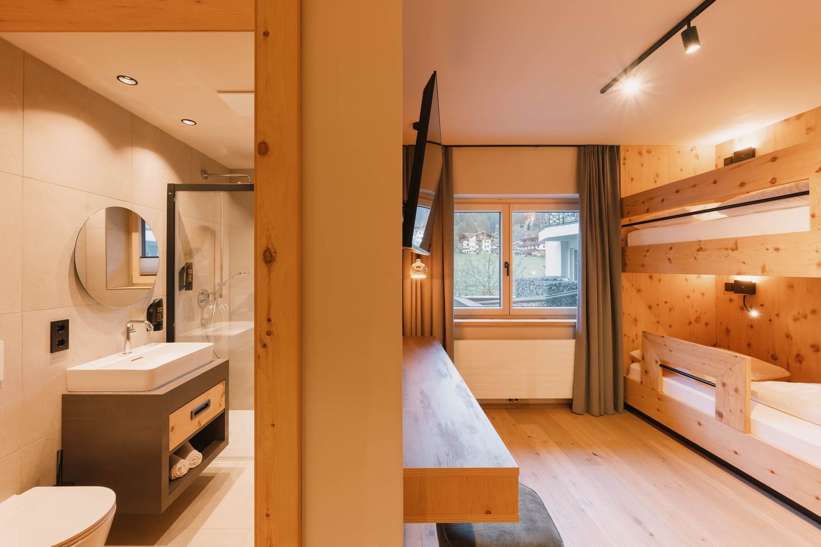 NEU! Familiensuite »Premium Zirbe« image 5 - Familotel Stubaital Alpenhotel Kindl