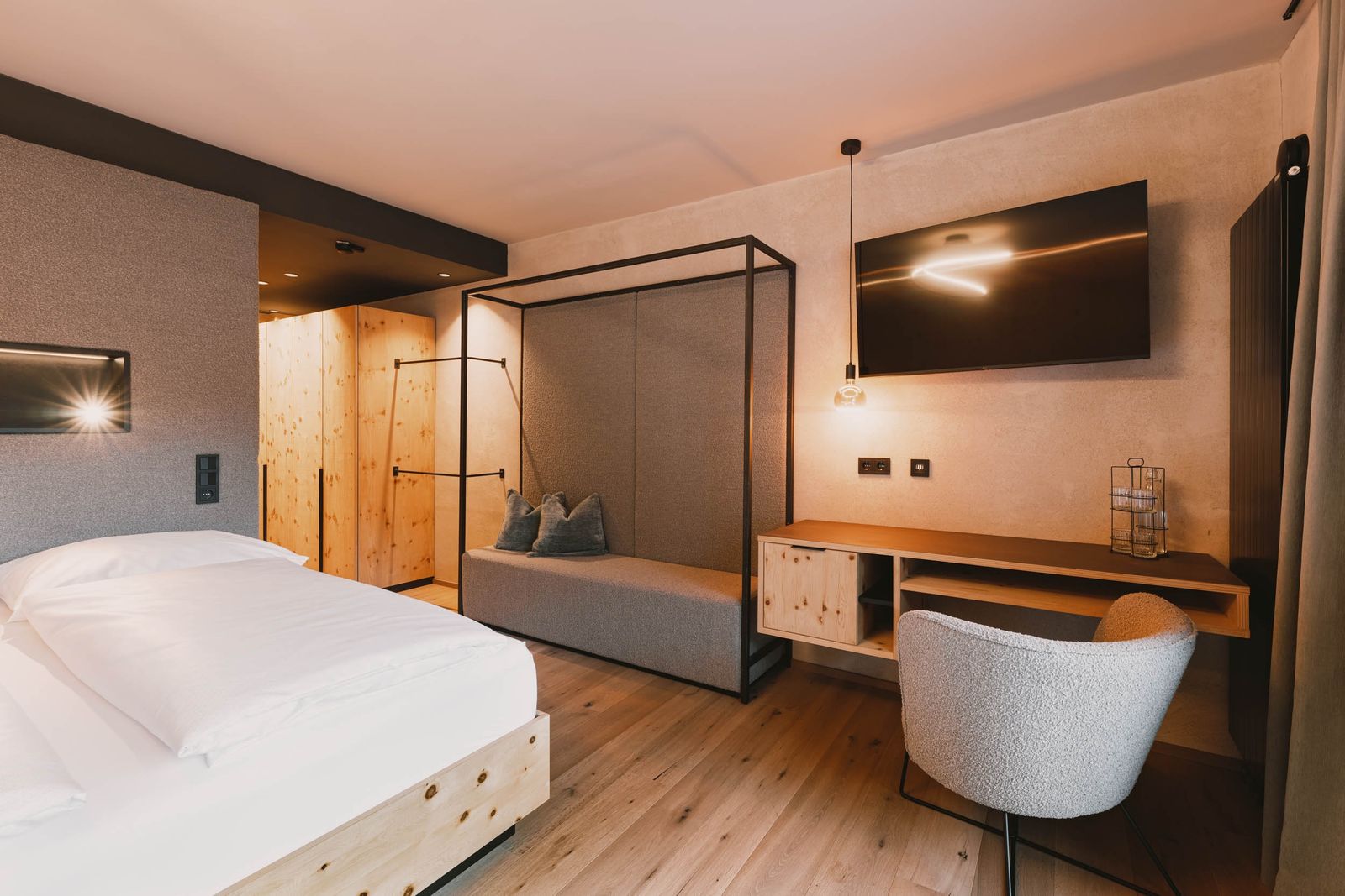 NEU! Doppelzimmer »Premium Zirbe« image 5 - Familotel Stubaital Alpenhotel Kindl