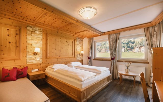 Hotel Zimmer: Doppelzimmer »Junior Zirbe« | 35 qm - 1 Raum