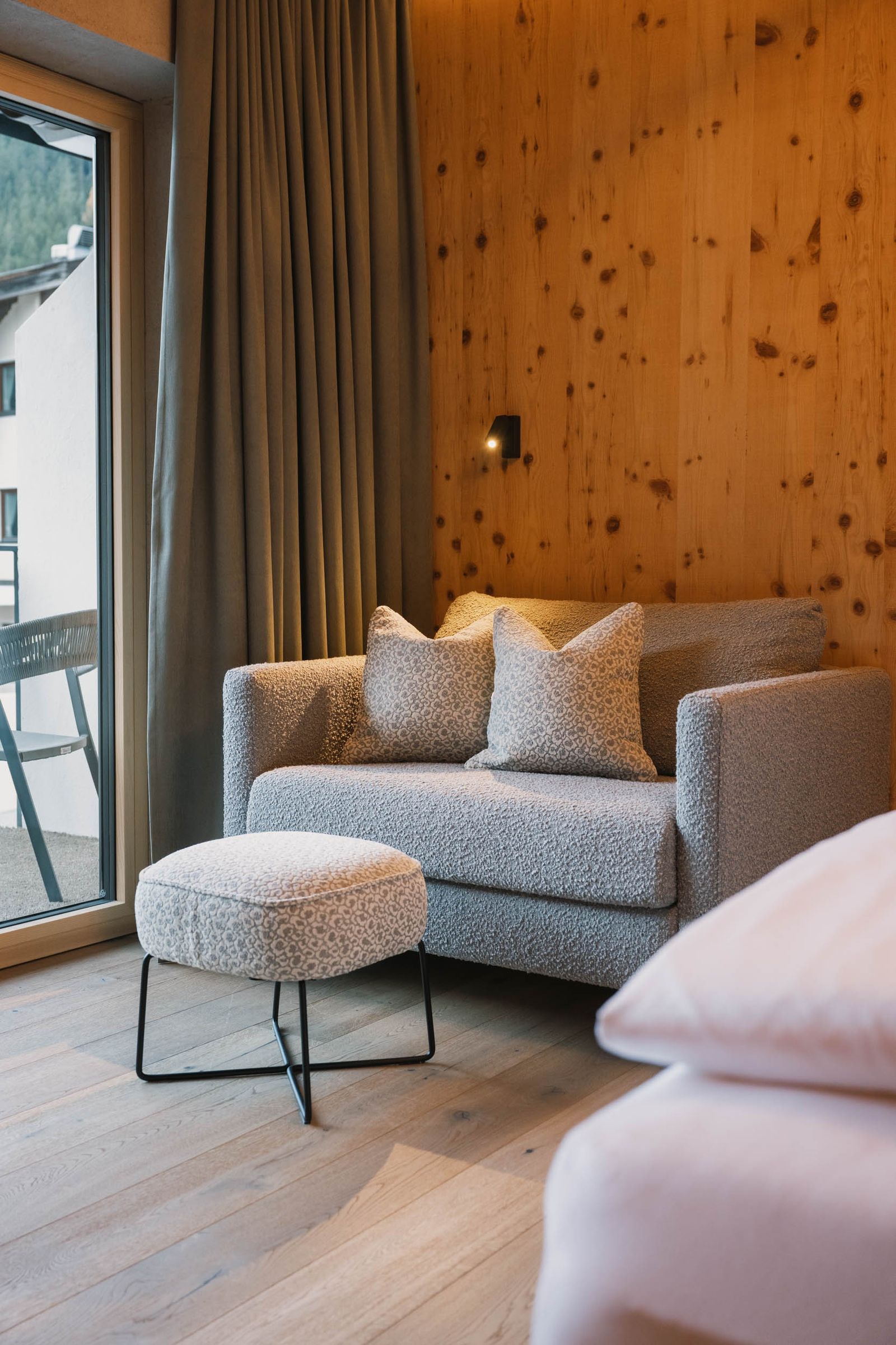 NEU! Doppelzimmer »Premium Zirbe« image 8 - Familotel Stubaital Alpenhotel Kindl