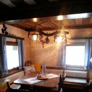 Dingingtable, Romantik Hütte, Patergassen, Kärnten, Carinthia , Austria