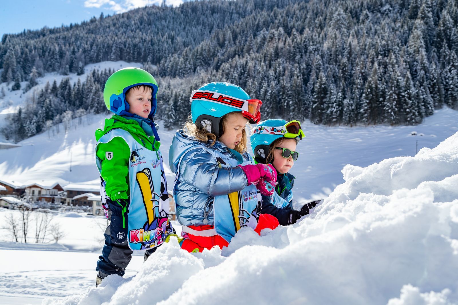 WINTERSPASS für Familien - 1 Kind gratis image 1 - Familotel Salzburger Land Familienhotel Oberkarteis
