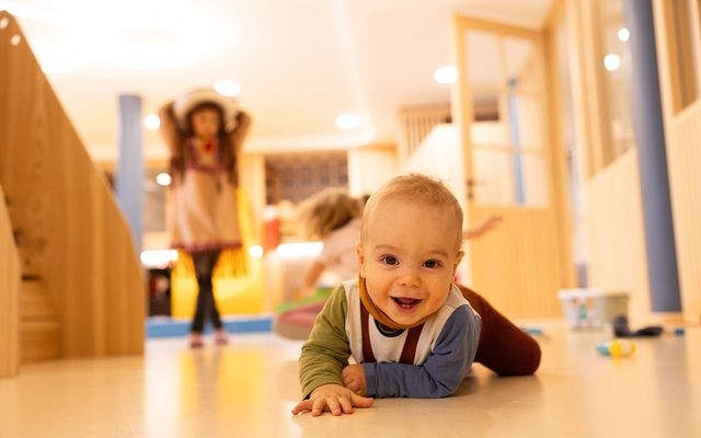 Familotel Südtirol Huber: Fitness-Baby-Woche im September I 1 Nacht geschenkt