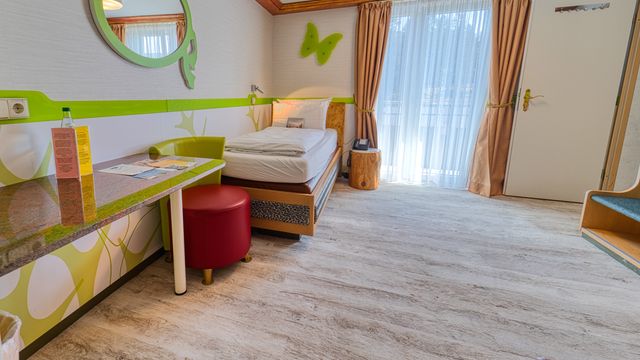 Einzelzimmer | 20 qm - 1-Raum (am Aufzug)