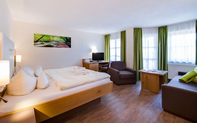 Unterkunft Zimmer/Appartement/Chalet: Family-Suite „Schreinerhof“ Mansarde Richtung Baustelle