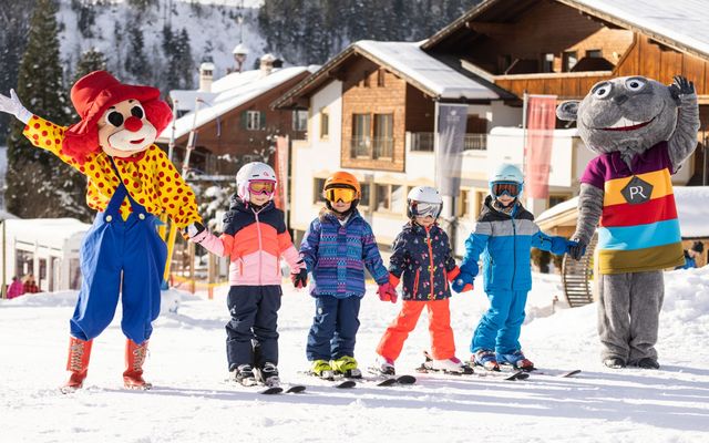 Pletzer-Resorts_Das-Hopfgarten-Familotel_Little-Stars-auf-Ski.jpg