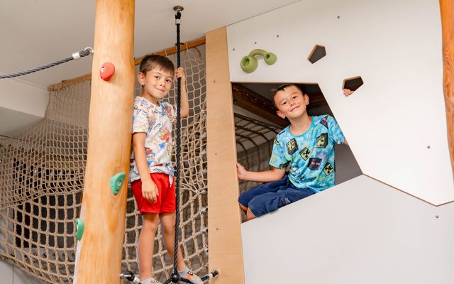 Spielen in der Räuberhöhle