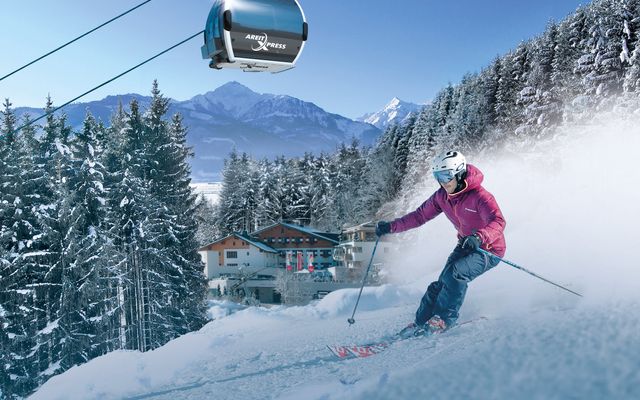 2228-hotel-winter-skifahrer-gondel-amiamo-kinderhotel-2018-07-13-ORG.jpg