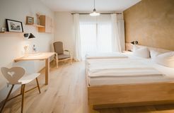 BIO HOTEL Bavaria: Doppelzimmer Komfort - Biohotel Bavaria, Garmisch-Partenkirchen, Alpenvorland, Bayern, Deutschland