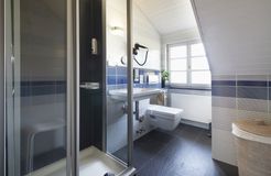 Biohotel LindenGut: Badezimmer - LindenGut, Dipperz, OT Kohlgrund, Hessen, Deutschland