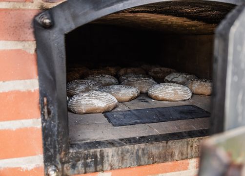 Biohotel LindenGut: Selbstgemachtes Brot aus dem Steinofen - LindenGut, Dipperz, OT Kohlgrund, Hessen, Deutschland