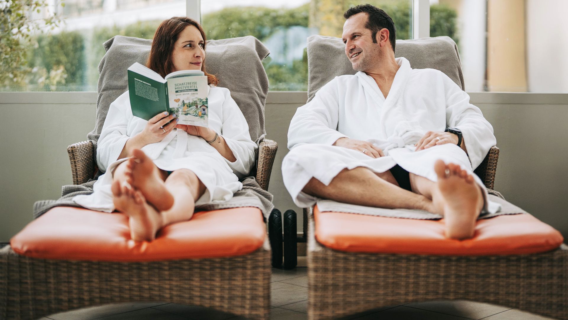 Pärchen im Wellnessbereich