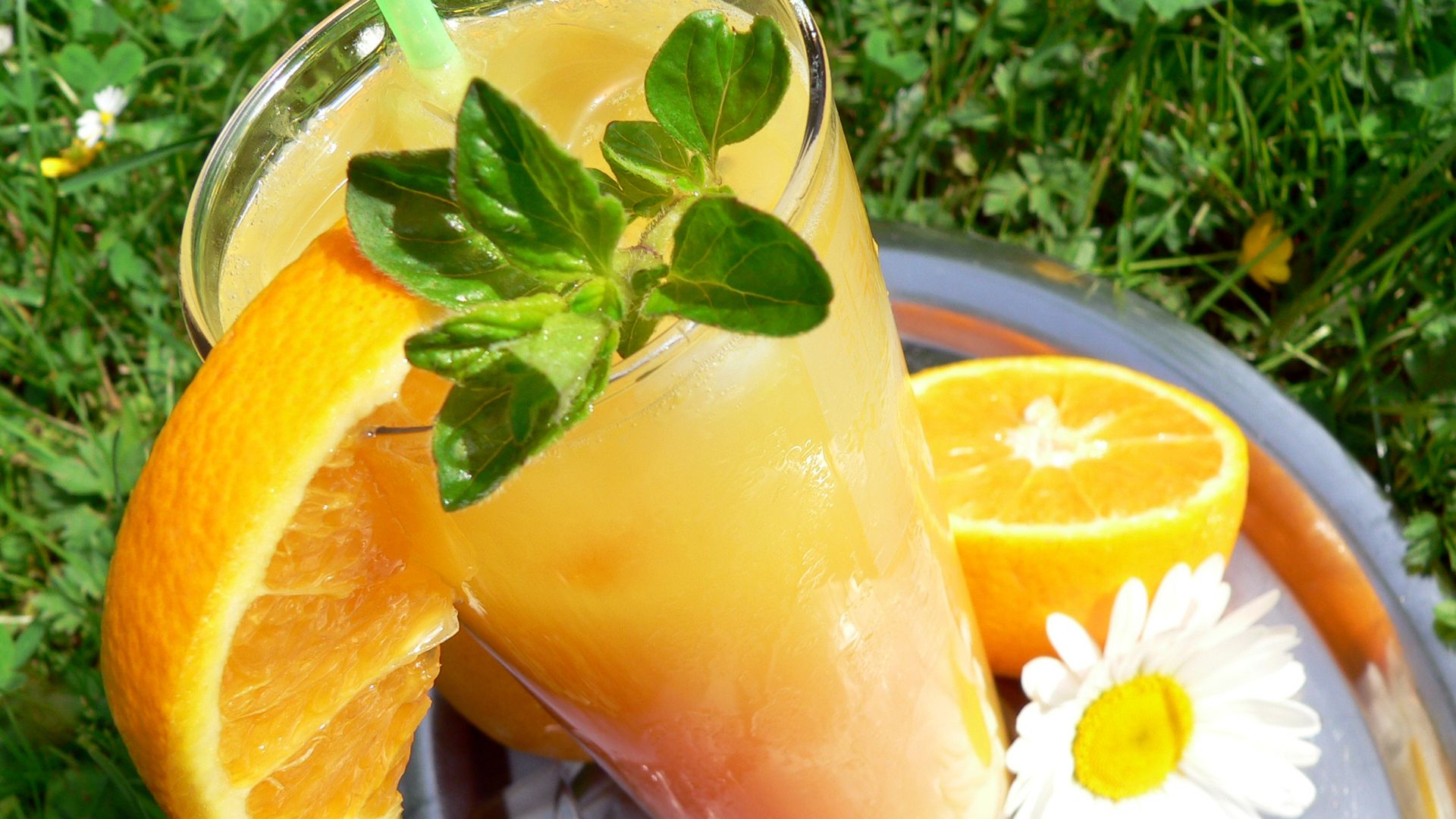 Orangencocktail bei der Sommer Pauschale