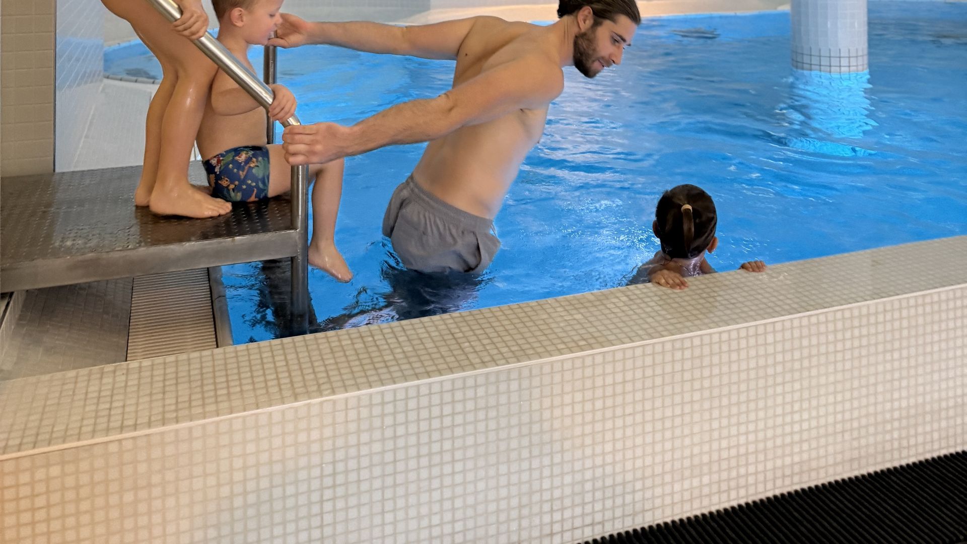 Wellness Pool Schlosshotel Eisenstrasse