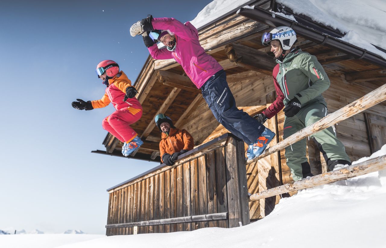 Familienskifahren im Skicircus Saalbach Hinterglemm Leogang Fieberbrunn.jpg