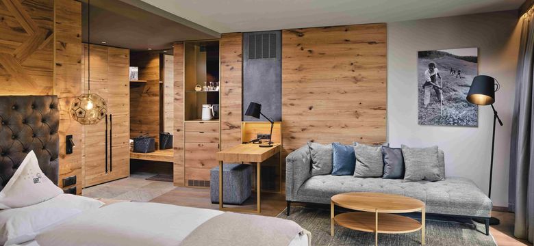 Dolomit Resort Cyprianerhof: Premiumzimmer Laurin image #1