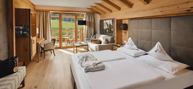 Dolomit Resort Cyprianerhof: Naturzimmer Edelweiss image #1