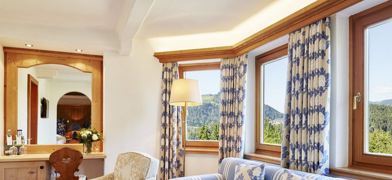 Relais & Châteaux Hotel Tennerhof: Junior Suite image #3
