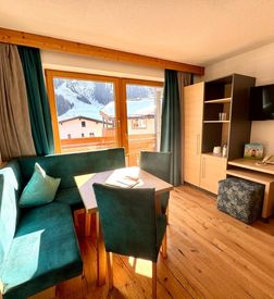 Small Alpine Suite image 1 - Familotel Tiroler Zugspitzarena Kaiserhof