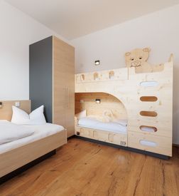 NEU Bärtrams Familienzimmer Plus image 5 - Familotel Tiroler Zugspitzarena Kaiserhof