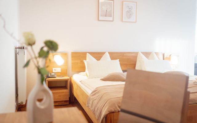 Unterkunft Zimmer/Appartement/Chalet: Doppelzimmer Premium mit Balkon