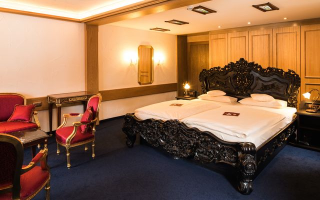 Our junior suite "Sissi", very romantic, inspired by the famous empress.