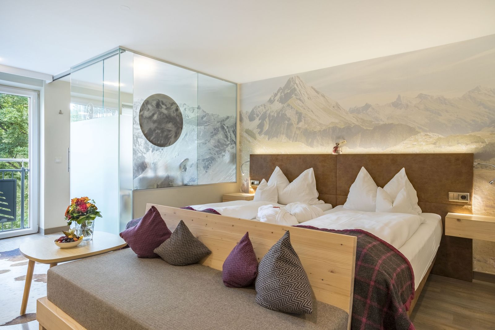 ZimmerdetailKlee - DoppelzimmerWaldseite image 1 - Allgäuhotel Tanneck