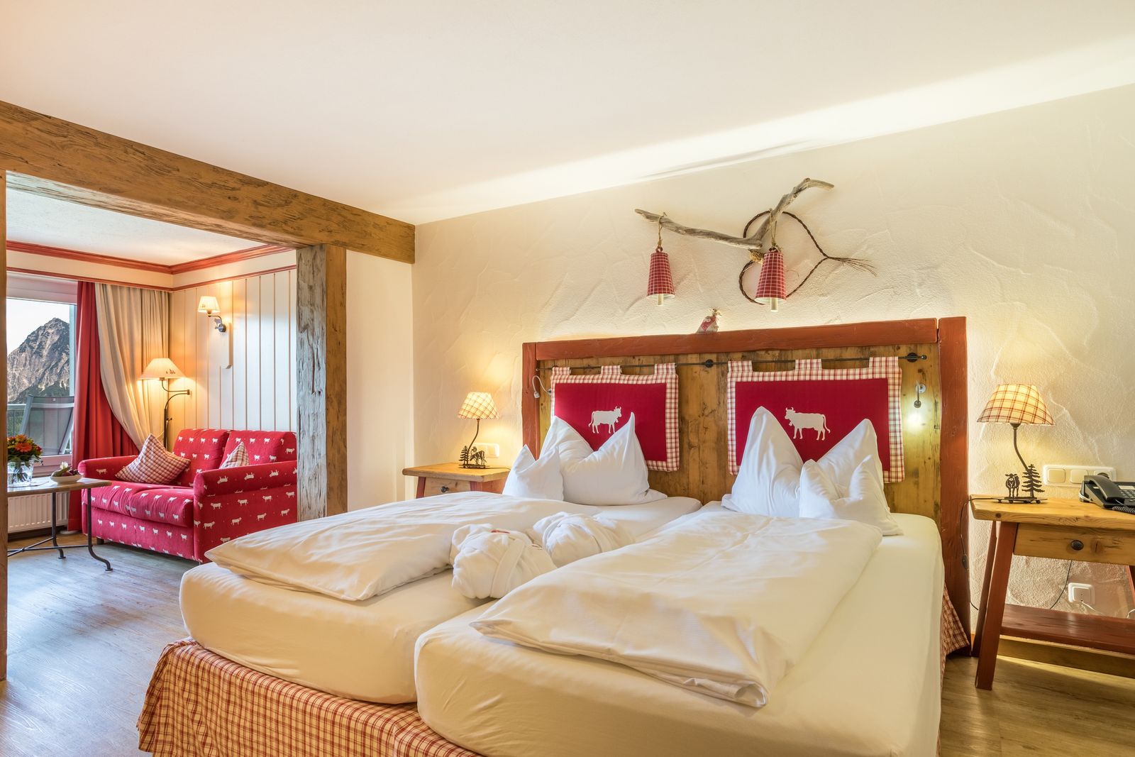 ZimmerdetailStadl - SuitenTalseite mit Panoramablick image 1 - Allgäuhotel Tanneck