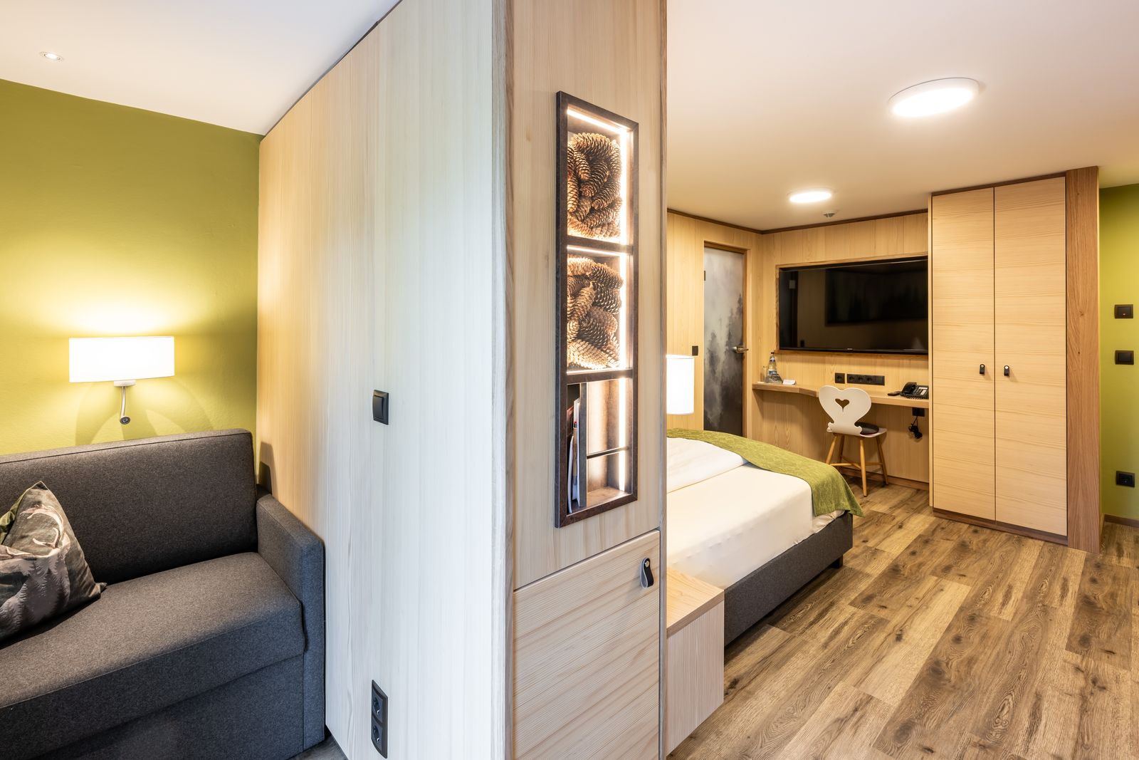 ZimmerdetailEnzian - EinzelzimmerWaldseite image 2 - Allgäuhotel Tanneck