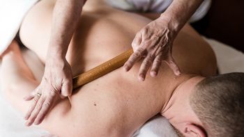 Hot Woodstick-Ganzkörpermassage