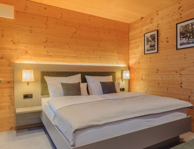 Hotel Room: Comfort Chalet - Wirthshof Resort