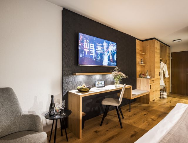 Premium Double Room image 2 - Resort Wirthshof 