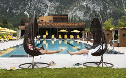 Quellenhof Leutasch - Wellnesshotel - Korbstühle