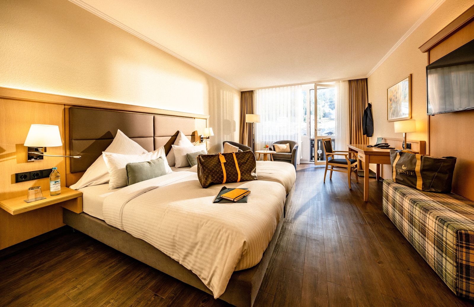 Doppelzimmer Zugspitze image 1 - Eibsee Hotel