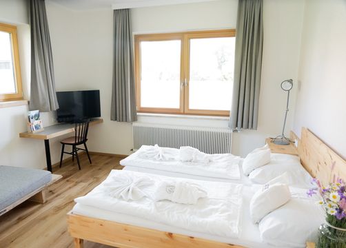 Double room time-out garden (1/7) - Bio- & Yogahotel Bergkristall
