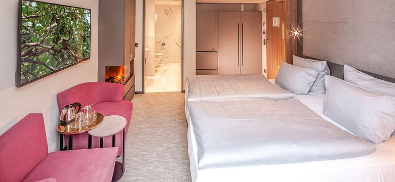 DAS AHLBECK HOTEL & SPA: Doppelzimmer seitlicher Seeblick vom Balkon Typ 9a image #1