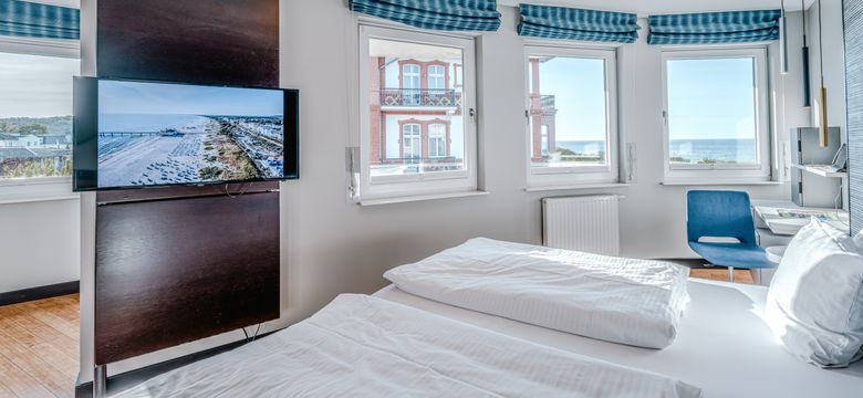DAS AHLBECK HOTEL & SPA: Doppelzimmer Seeseite Typ 8 image #6