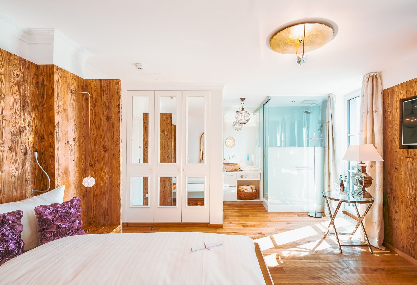 red_coral_deluxe_yachthotel_helvetia_lindau_bodensee-01