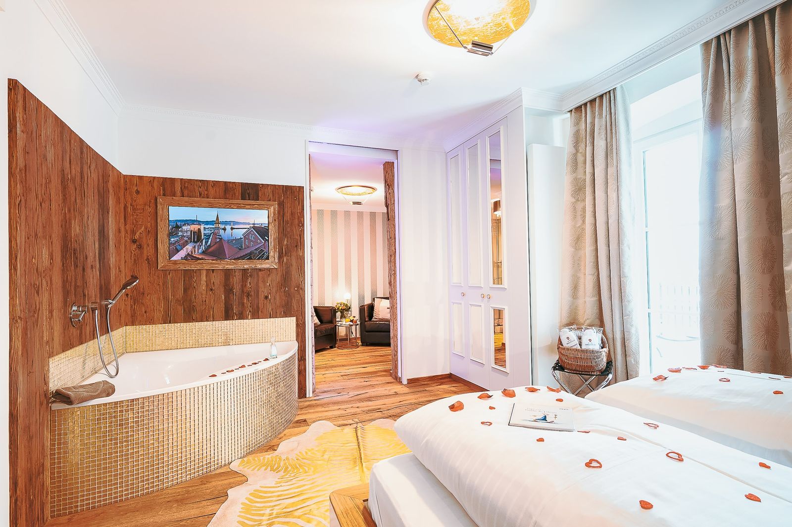 golden_lobster_suite_terrasse_yachthotel_helvetia_lindau_bodensee