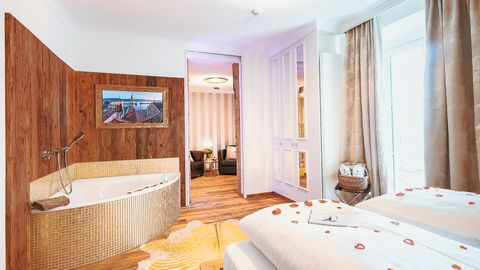Golden Lobster Junior Suite mit Terrasse
